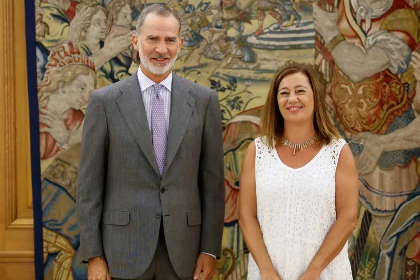 El Rey, junto a Francina Armengol, presidenta del Congreso