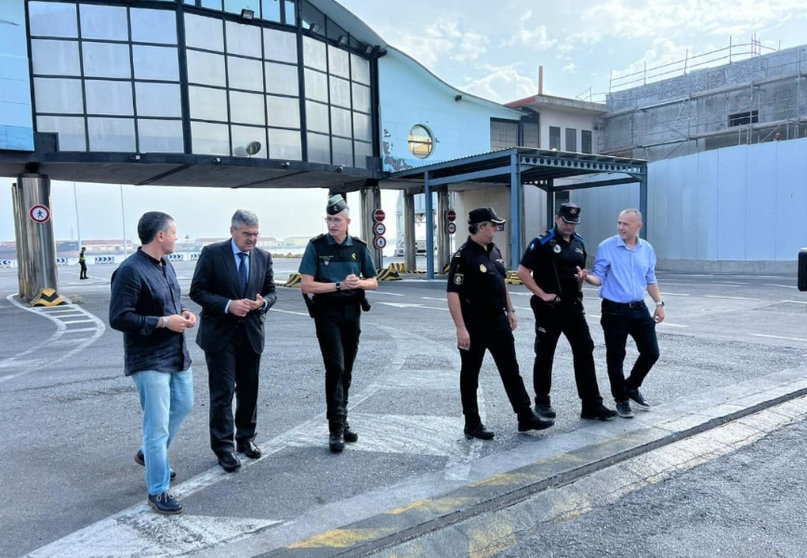 García durante su visita a la Autoridad Portuaria/ Foto: Delegación del Gobierno