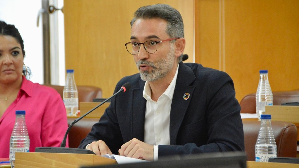  Sebastián Guerrero, durante el transcurso de una sesión plenaria / Alejandro Castillo 