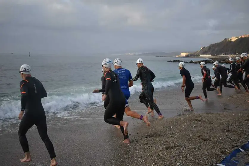 Espectacular Triatlon Ciudad de Ceuta/ Rafa B&aacute;ez