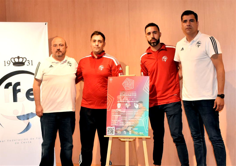 Javi Urbaneja, junto a Garrido en esta imagen, nuevo entrenador del Polillas 