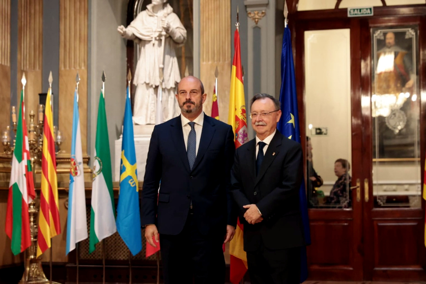 El presidente de la Ciudad a su llegada al Senado / Ciudad Aut&oacute;noma de Ceuta
