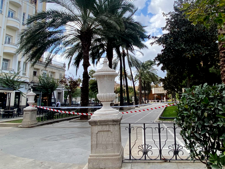 La plaza de &Aacute;frica, cerrada a causa del fuerte viento