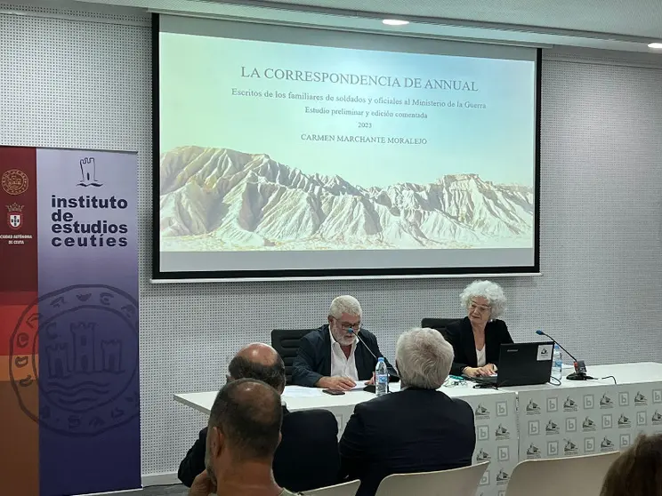 Momento de presentaci&oacute;n del libro/ Dani Hern&aacute;ndez