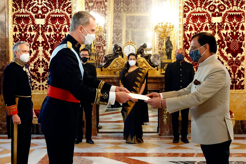 El embajador de India en España durante su presentación de credenciales al rey Felipe VI