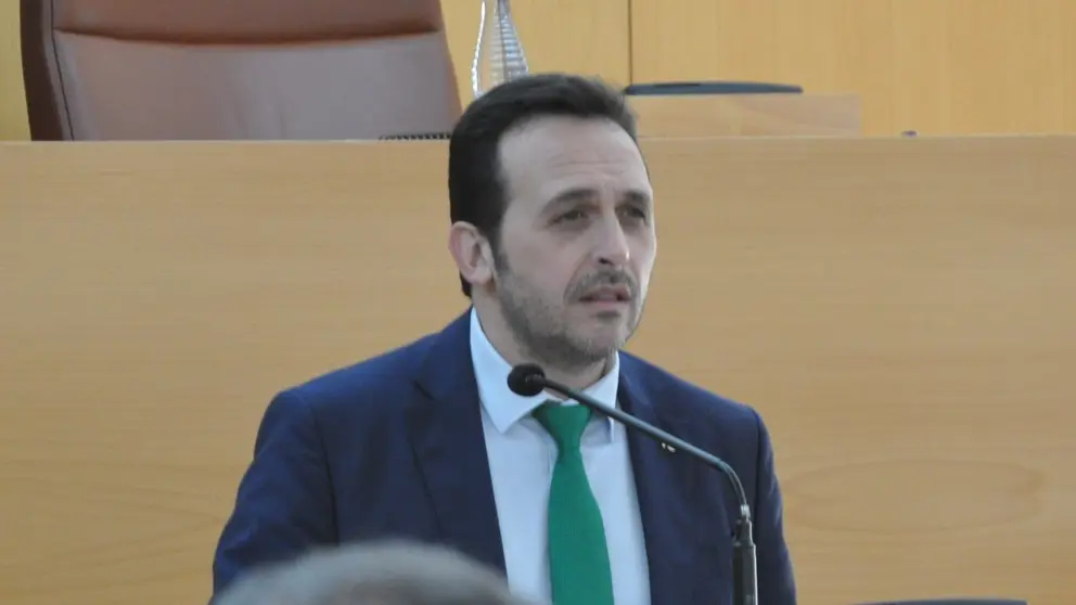  Redondo durante su intervenci&oacute;n en el Pleno. 