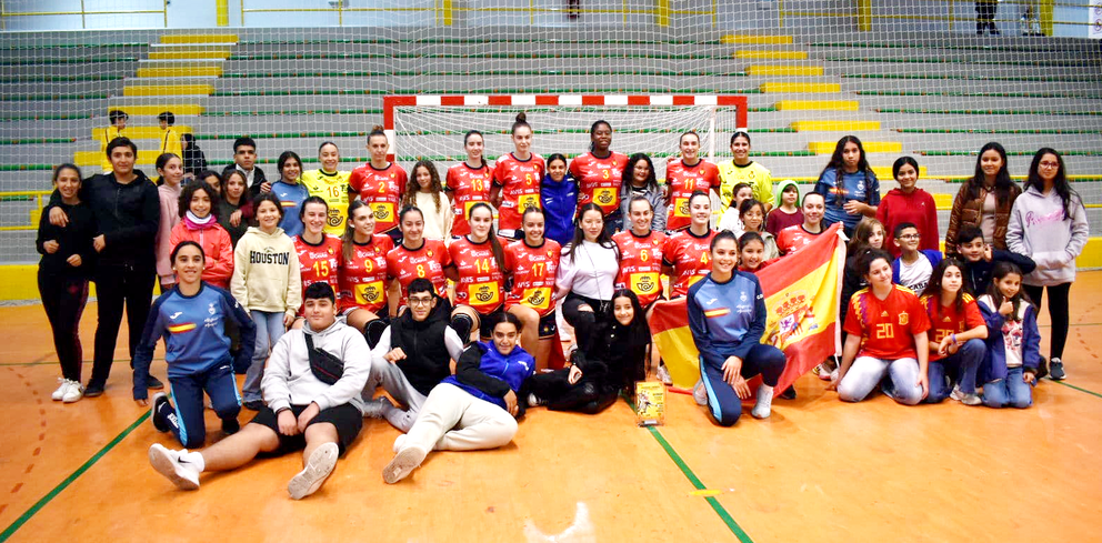 La Selecci&oacute;n Espa&ntilde;ola de balonmano, _muy agradecida a Ceuta_