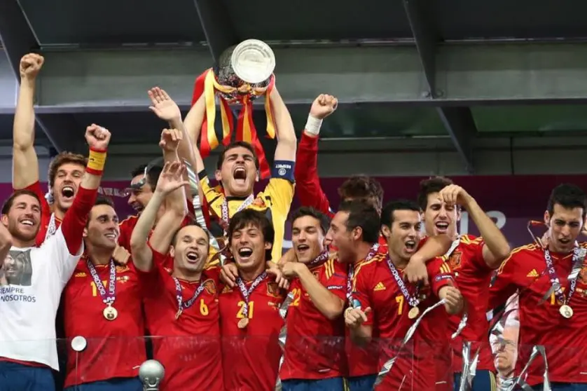 Casillas alza la Eurocopa al cielo de Kiev, en el -ya- lejano 2012