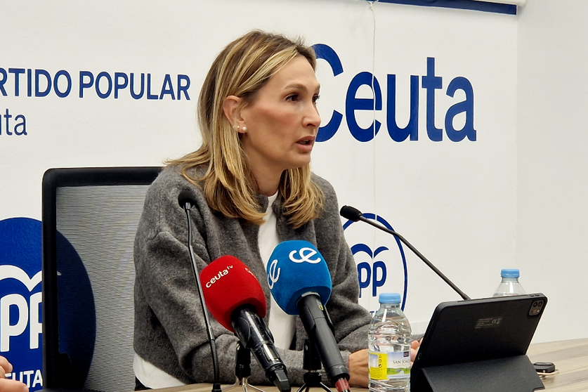 Cristina D&iacute;az, senadora por Ceuta, durante una de sus comparecencias / Archivo