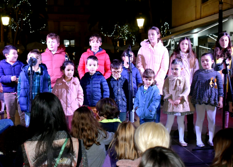 Los coros infantiles han actuado en la cita / Rafa B&aacute;ez