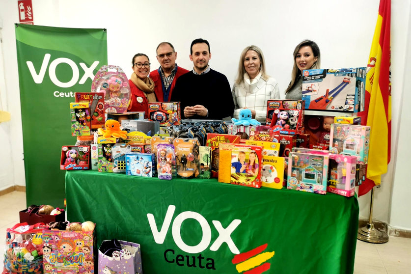 Vox entrega todo lo recaudado en estas semanas a Cáritas _ VOX