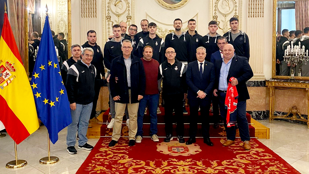 Recibimiento a los 'Hispanos' en el Sal&oacute;n del Trono 