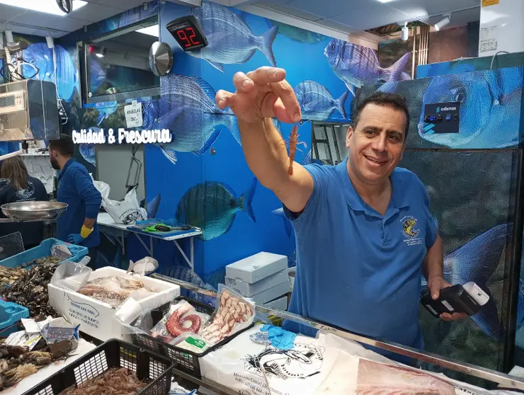 Youness nos muestra parte del g&eacute;nero/ Juanjo Coronado