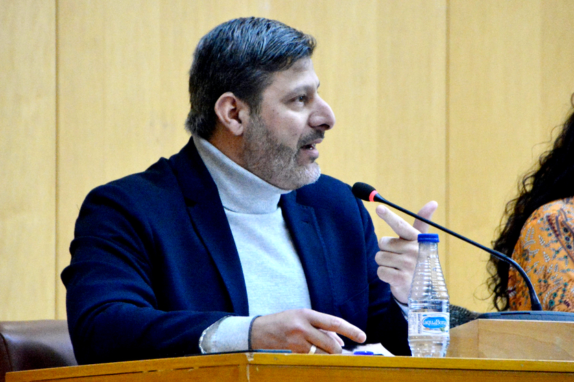Mohamed Mustafa, portavoz de Ceuta Ya! en una sesi&oacute;n plenaria / Alejandro Castillo