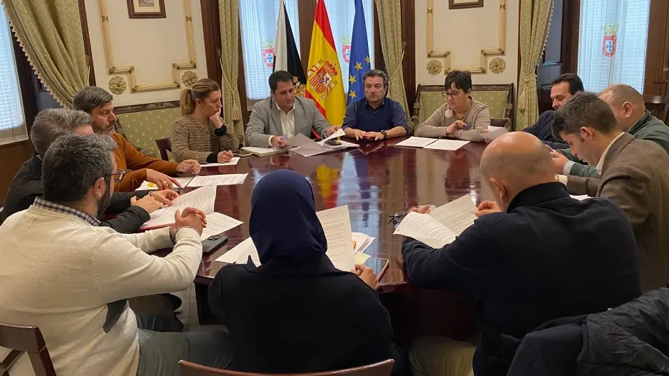  La Comisi&oacute;n se ha reunido este lunes en la sala de la Rotonda del Palacio Auton&oacute;mico. 
