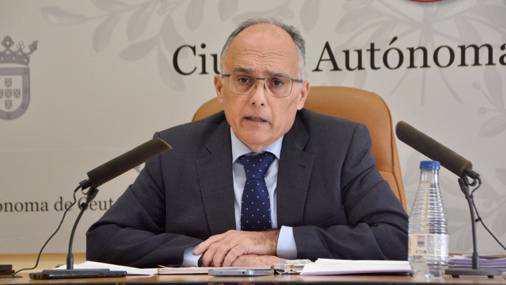 Alberto Gaitán, presidente del Consejo de Administración de RTVCE, durante su comparecencia de este martes / Alejandro Castillo