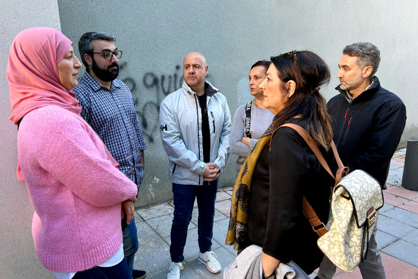 El equipo del PSOE durante su visita a la barriada de O'Donnell / PSOE