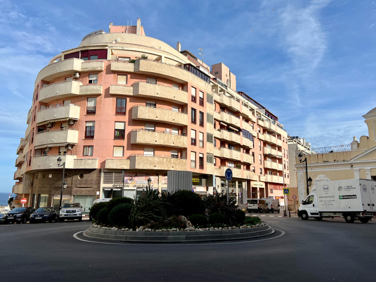 Edificio Joaqu&iacute;n Larios, el antiguo "Patio de la Vi&ntilde;a" ceuti/ Dani Hern&aacute;ndez