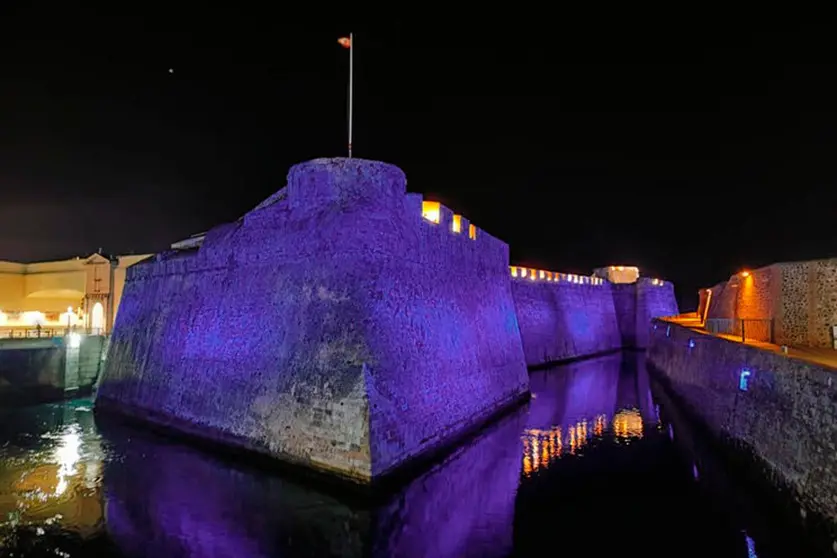MURALLAS MORADAS