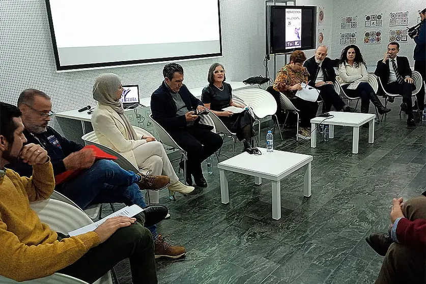 Mesa redonda por el patr&oacute;n de la Psiciolog&iacute;a / C&eacute;sar Mart&iacute;n