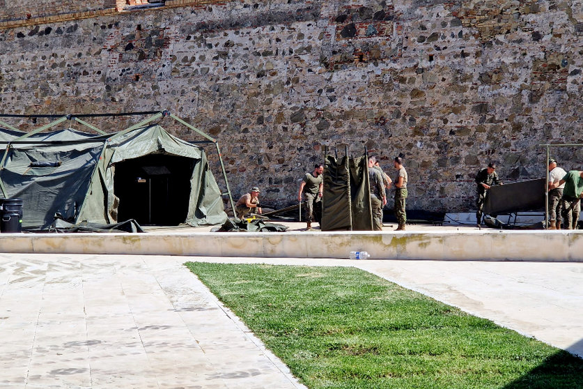 Así se preparan las Murallas Reales para acoger la Cuna de la Legión este sábado / Laura Ortiz