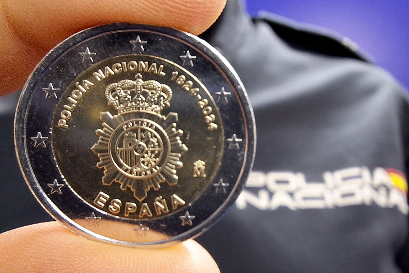 Moneda conmemorativa del bicentenario de la Policía Nacional / Cuerpo Nacional de Policía