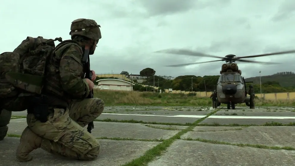 Entrenamiento conjunto de helitransporte