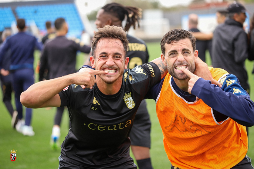 Rodri R&iacute;os junto a su compa&ntilde;ero Alain Garc&iacute;a