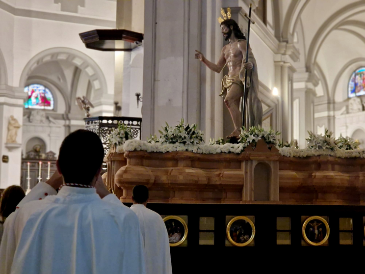 Domingo de Resurrecci&oacute;n pasado por agua / Laura Ortiz