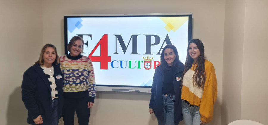El equipo de la FAMPA 4 Culturas y de los delegados del Colegio de Logopedas/ Cedida