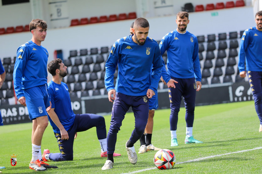 Entrenamiento de la AD Ceuta FC este miércoles en el Murube 