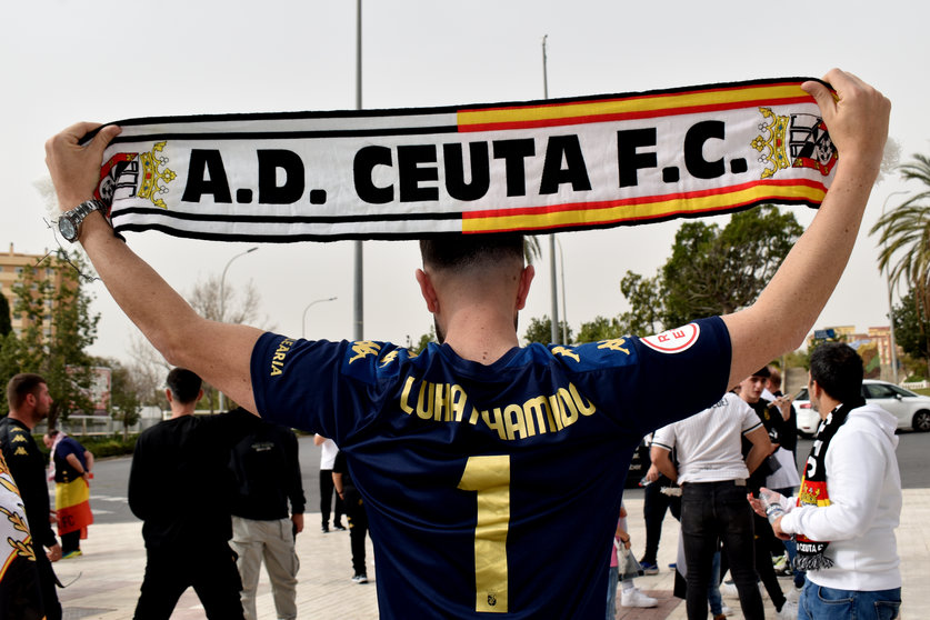 Aficionados de la AD Ceuta FC. Foto: Rafa Báez