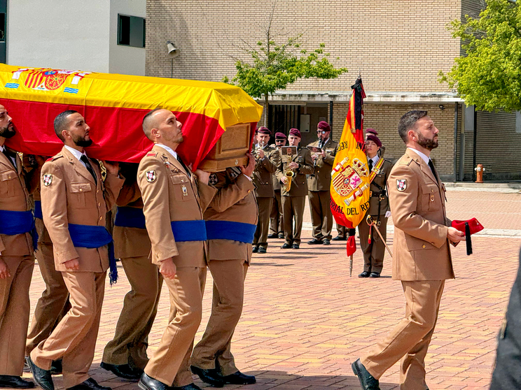 Honores f&uacute;nebres en la despedida al cabo Billye Germ&aacute;n Palacios de Regulares 54 / Foto: Ej&eacute;rcito de Tierra