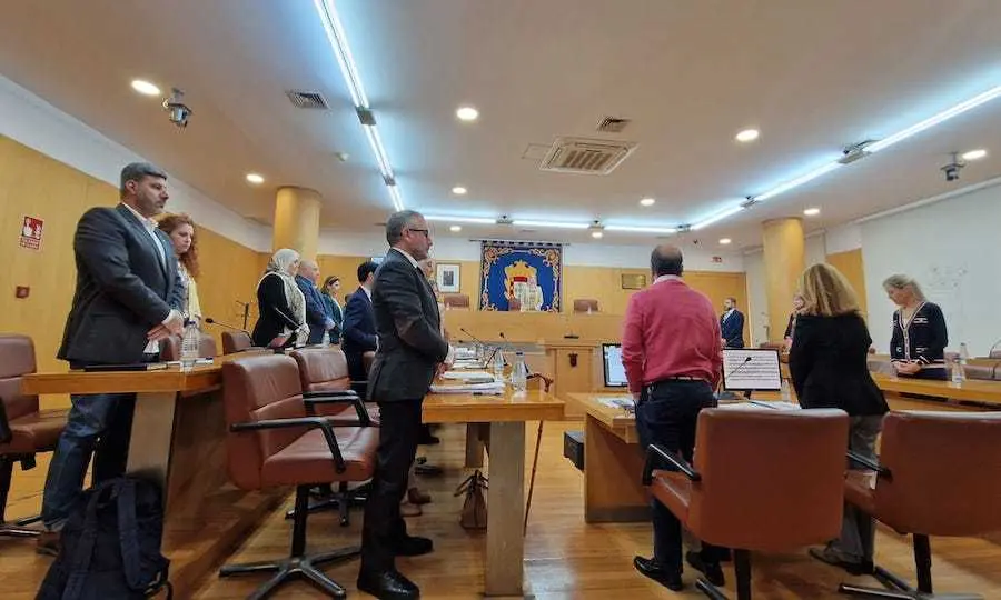  Minuto de silencio en la Asamblea por el cabo Billye Germ&aacute;n Palacios Aguilar. 