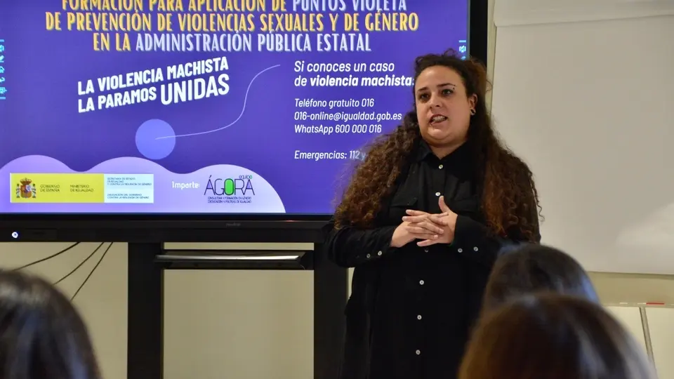  Alba Mart&iacute;nez Rebolledo, durante un curso de formaci&oacute;n sobre violencia contra la mujer / A. Castillo 