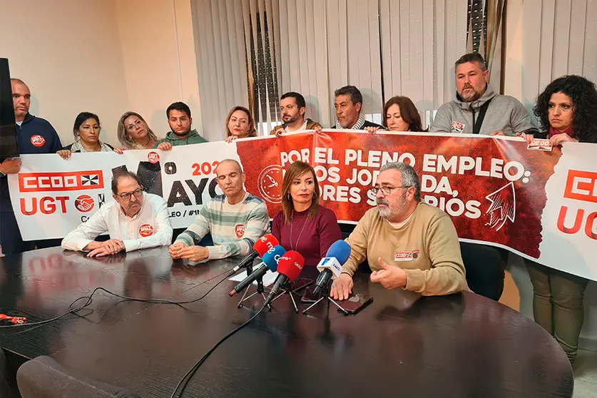 Rueda de prensa por el 1 de mayo / Rafa B&aacute;ez