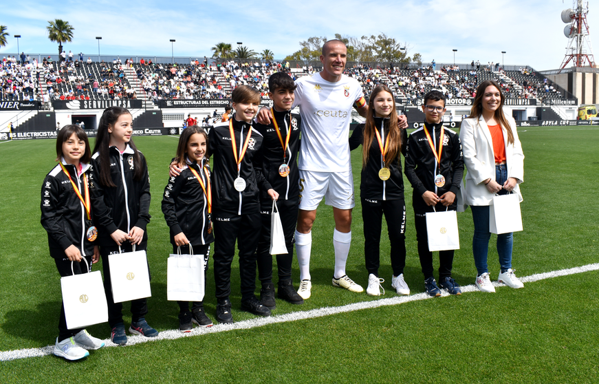 El k&aacute;rate caballa recibe un merecido homenaje en el Murube. Foto: Rafa B&aacute;ez