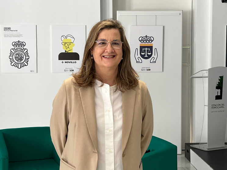 Carmela R&iacute;os, antes de su conferencia/ Dani Hern&aacute;ndez