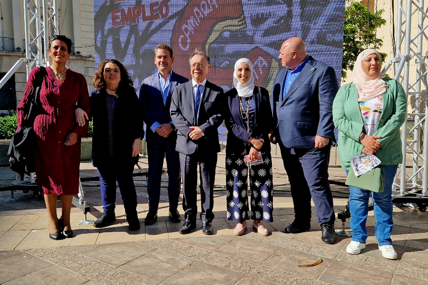 El presidente de la C&aacute;mara de Comercio junto a las autoridades presentes en la inauguraci&oacute;n / Laura Ortiz