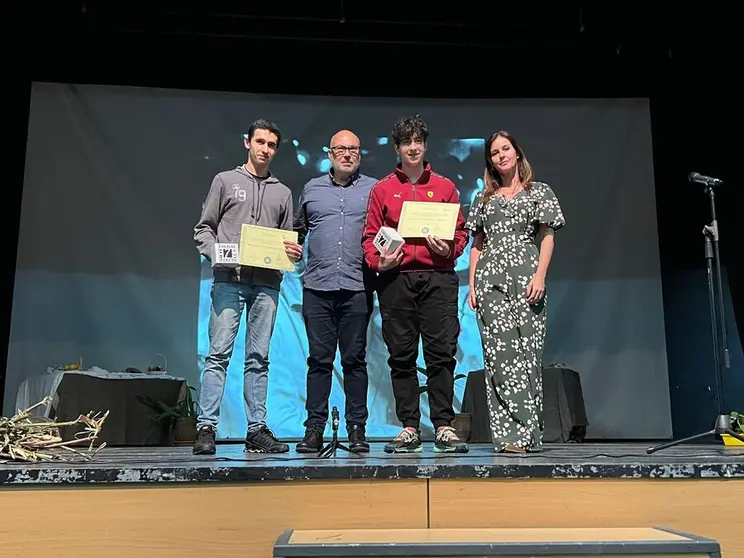Premios III Ed, Concurso 'En pocas palabras' / Daniel Hern&aacute;ndez