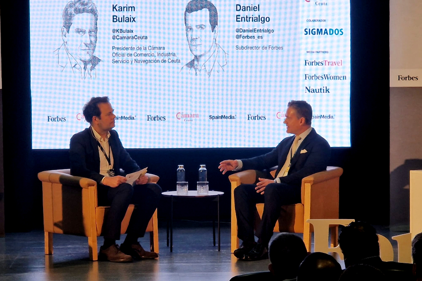 Karim Bulaix, presidente de la C&aacute;mara de Comercio, y Daniel Entrialgo, subdirector de Forbes Espa&ntilde;a / Laura Ortiz