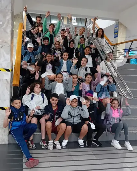 Los estudiantes ceut&iacute;es, en el Puerto/ Cedida