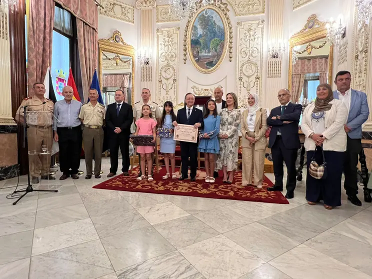 Foto de familia tras el acto/ Dani Hern&aacute;ndez