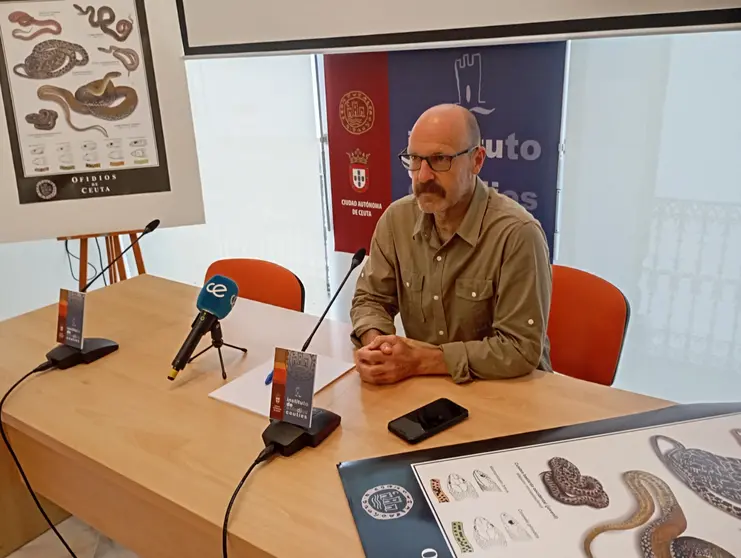 Sa&uacute;l Yubero, durante la presentaci&oacute;n/ Juanjo Coronado