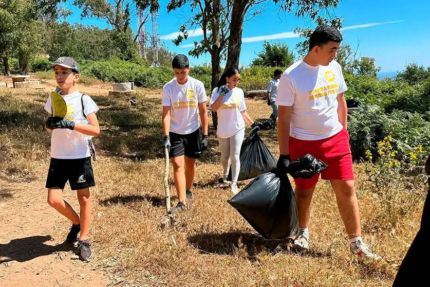 J&oacute;venes Ya! realiza una limpieza de Garc&iacute;a Aldave