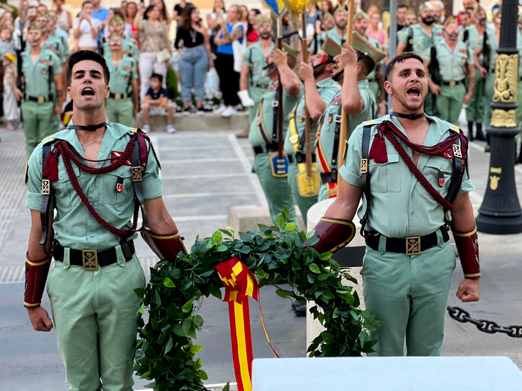 Arriado de Bandera protagonizado por La Legi&oacute;n y la Escuela Naval con motivo de los diez a&ntilde;os de coronaci&oacute;n de Felipe VI (10)