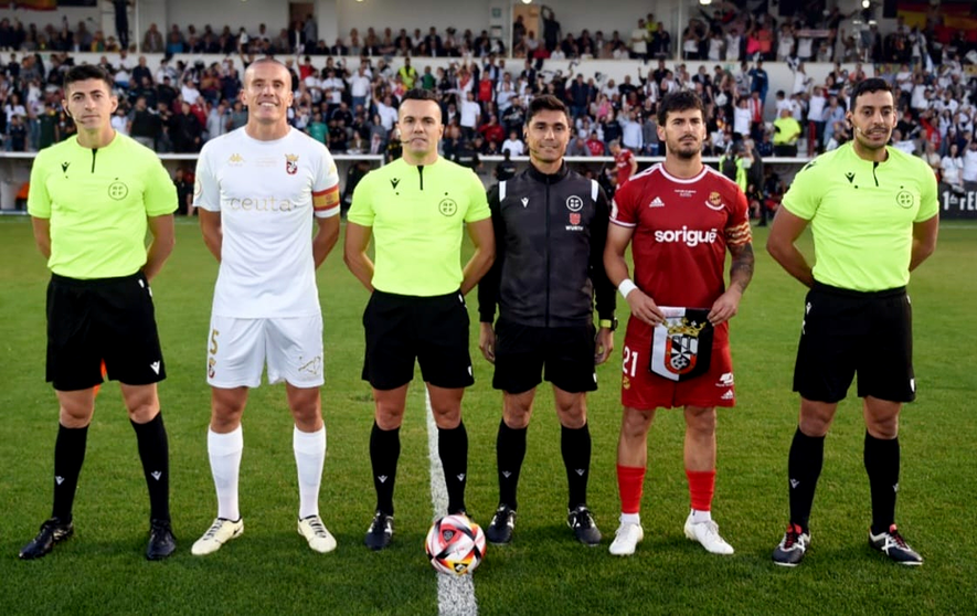 P&eacute;rez Hern&aacute;ndez, el colegiado del Ceuta - N&aacute;stic, asciende a Segunda Divisi&oacute;n. Foto: Abdeselam Mohmaed