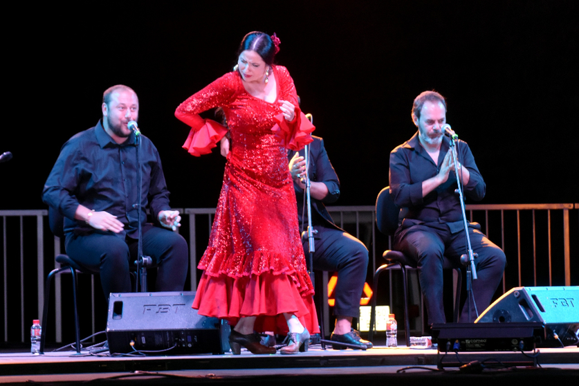 Gema Moneo en el Festival Flamenco de Ceuta / Rafa B&aacute;ez