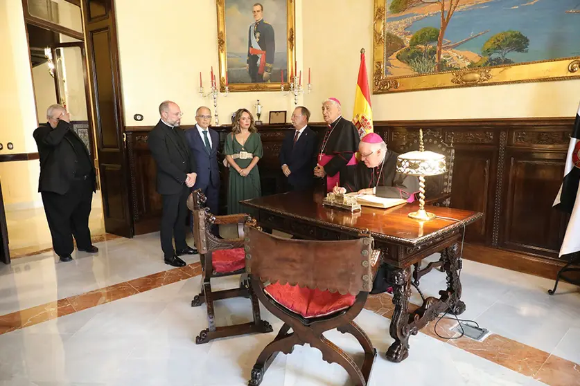 Encuentro con el Arzobispo de Sevilla