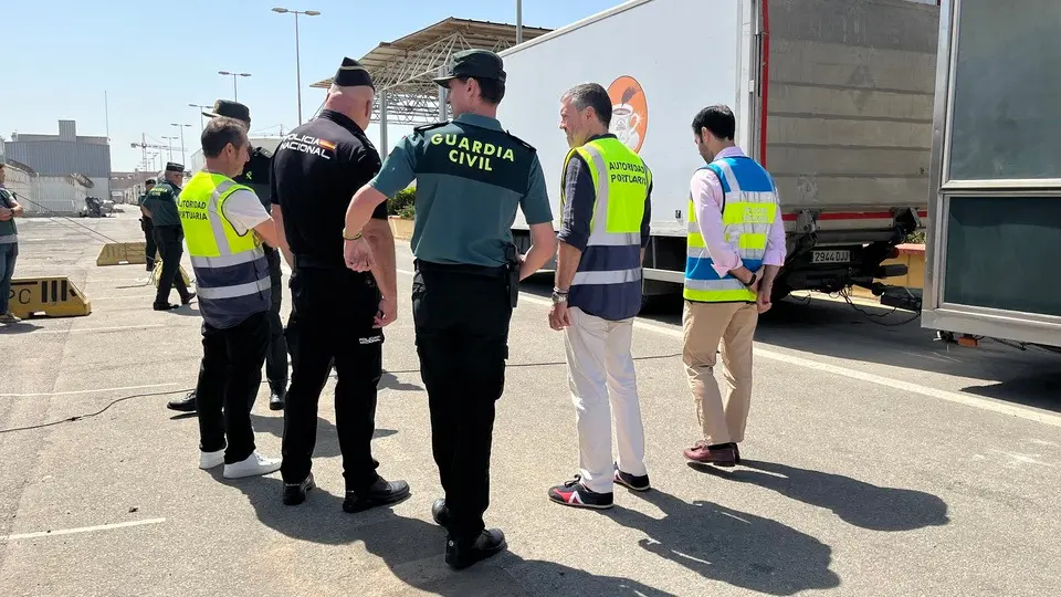 Autoridades participantes en la 'Operaci&oacute;n Feriante'